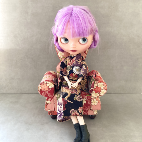 ミニチュアソファうさぎ型 赤和柄 ぬい、ブライスやリカちゃん等1/6