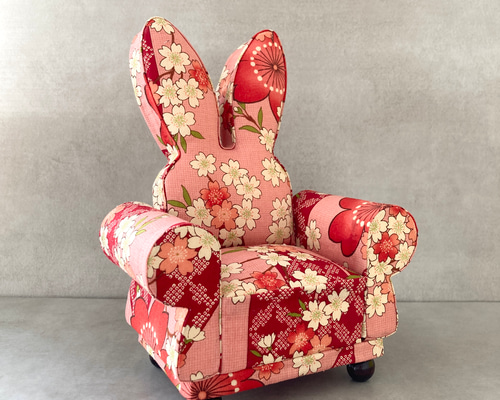 野ばら社rosily 小さなうさぎと1人掛けソファのセット　作家様 ショコラウサギの女の子・家具セット | 玩具卸売 カワダオンライン