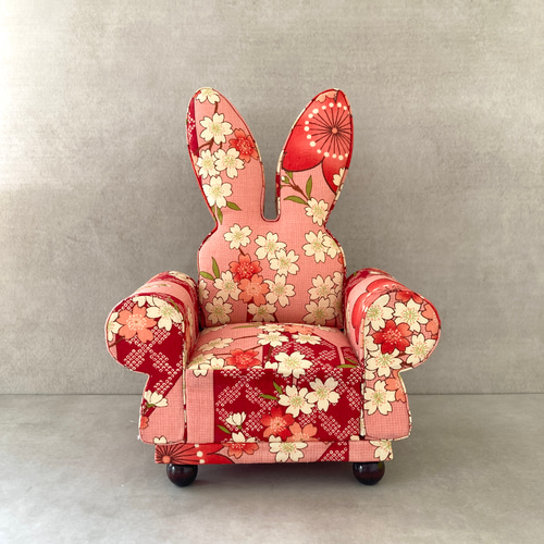 ミニチュアソファうさぎ型 赤和柄 ぬい、ブライスやリカちゃん等1/6
