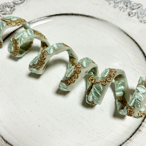 インド刺繍リボンのワイヤーポニー⌘ その他ヘアアクセサリー めるしゃ