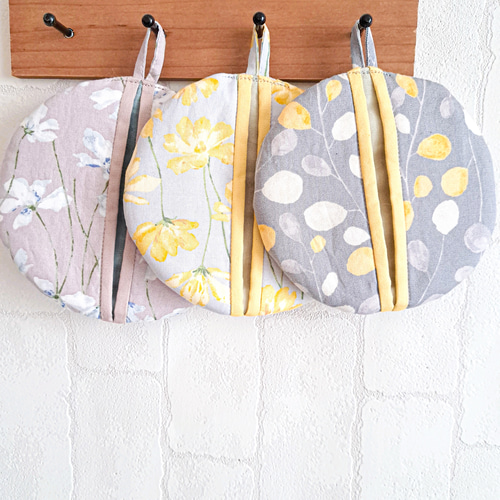 鍋敷き 鍋つかみ 二枚セット 丸型 ミトン 2way 北欧 花柄 ライトグレー