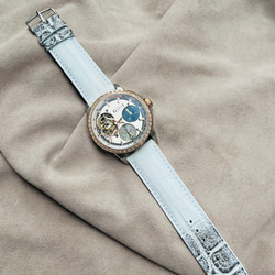 ヒマラヤクロコダイル革の時計ベルトをハンドメイドで丁寧に手縫いで​​仕上げています（送料無料） 1枚目の画像