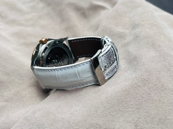 ヒマラヤクロコダイル革の時計ベルトをハンドメイドで丁寧に手縫いで​​仕上げています（送料無料） 3枚目の画像