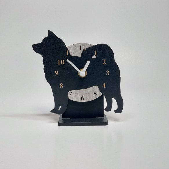 【文字・名入れ】【置時計スタンド付き】ワンちゃん コンパクト静音壁掛け時計 柴犬　黒 2枚目の画像