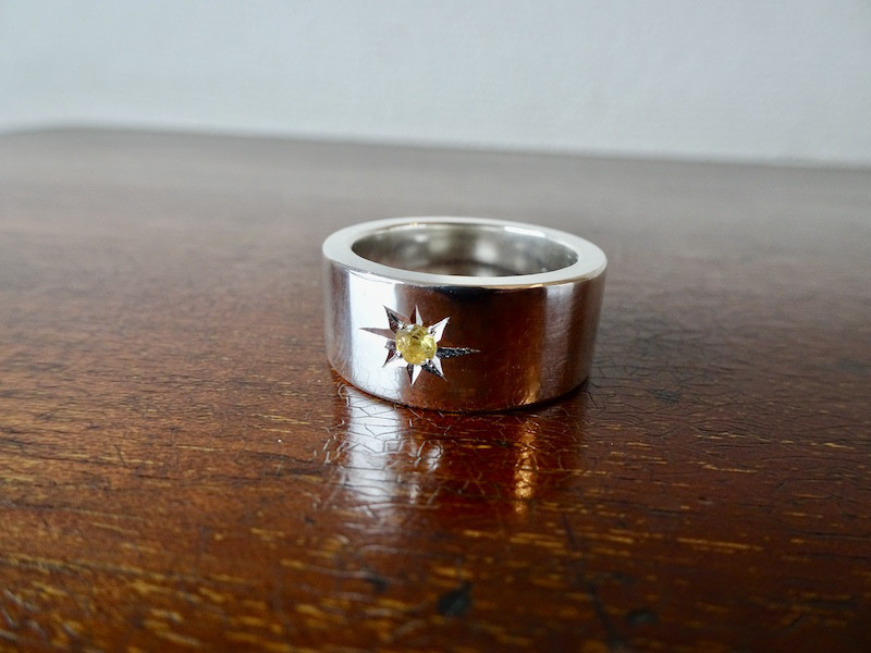 Amazon | [仁尾彫金] 一つ星3mmイエローサファイヤ、幅1cm