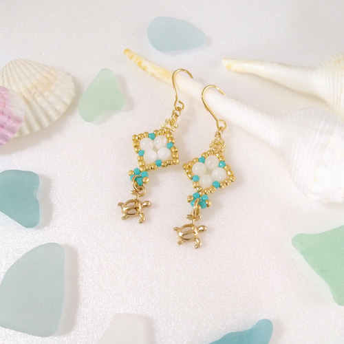 ハワイアンホヌ 持と ピアス グリーン 