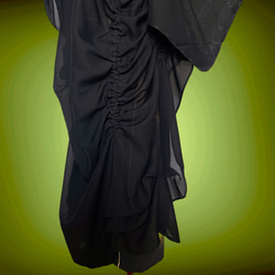 大きなサイズ ドレープ際立つ 着物ガウン 絽 シースルー 羽織 着物リメイク男女兼用 フリーサイズ 黒 K6408 11枚目の画像
