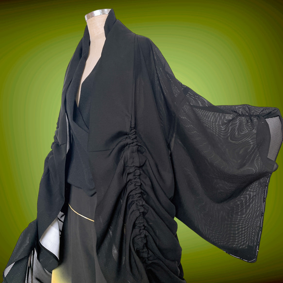 大きなサイズ ドレープ際立つ 着物ガウン 絽 シースルー 羽織 着物リメイク男女兼用 フリーサイズ 黒 K6408 12枚目の画像