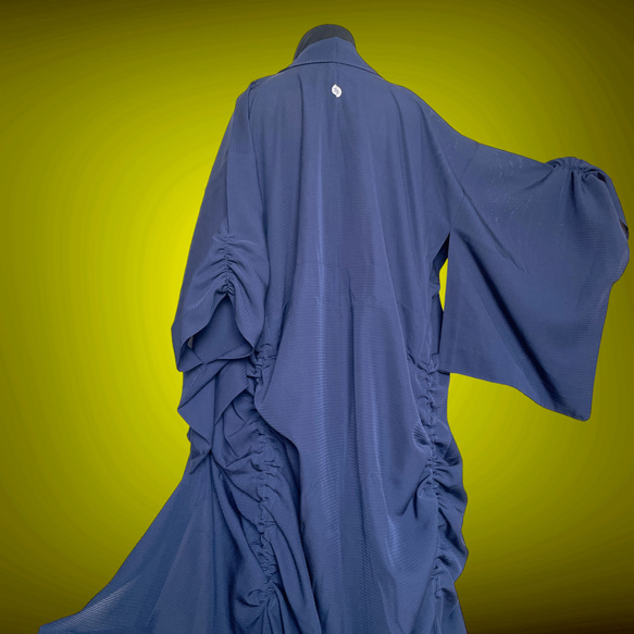 ドレープ際立つ 着物ガウン 絽 シースルー 羽織 着物リメイク男女兼用 フリーサイズ 黒 K6406 5枚目の画像