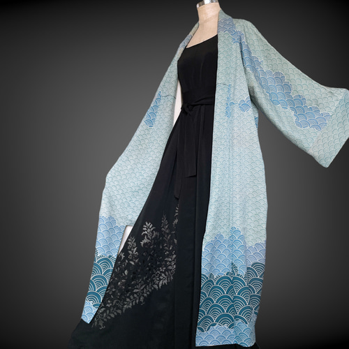 新品シルク★着物リメイク 和洋服 チュニック ワンピース  縁起柄 青海波 ブルーの華やかな打ち掛け仕入れたよー💓 | ブログ | 東京の着物