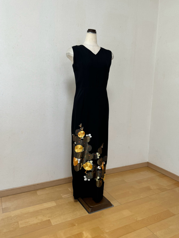 万寿菊 金糸金駒刺繍 黒留のVネックロング丈フォーマルドレス☆着物 