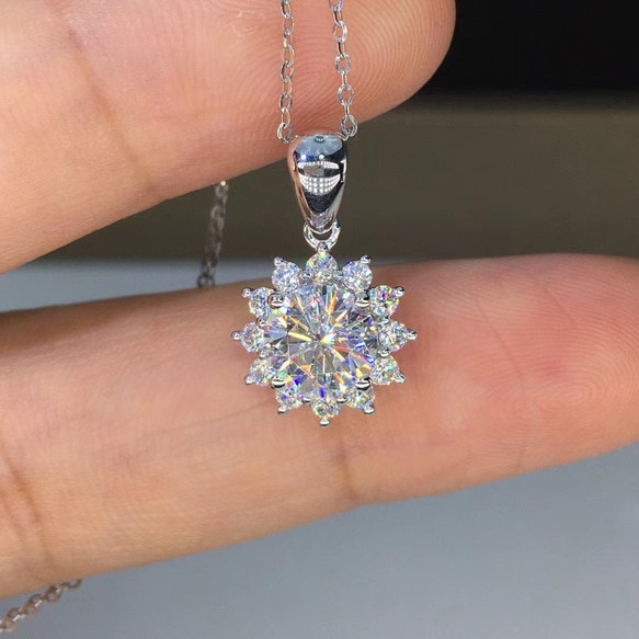 サンフラワー】輝く モアサナイト ダイヤ ネックレス k18WG ネックレス  