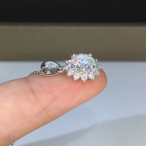 サンフラワー】輝く モアサナイト ダイヤ ネックレス k18WG ネックレス  