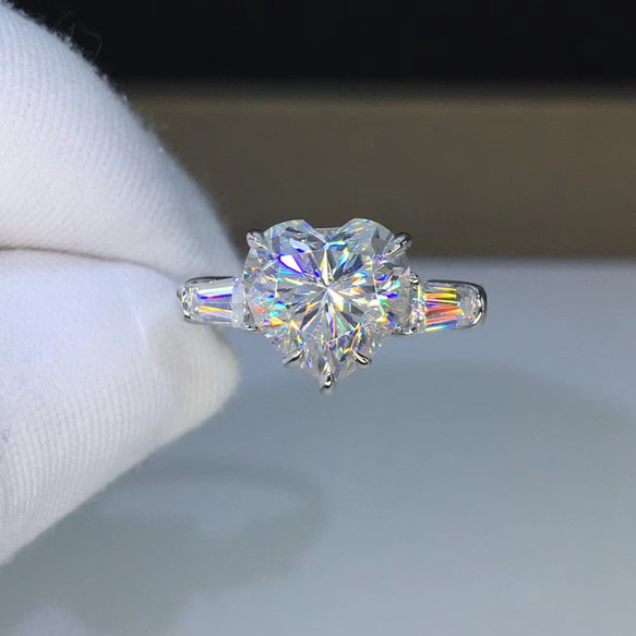 newデザイン】ハートシェイプ モアサナイト ダイヤ リング k18WG 指輪  