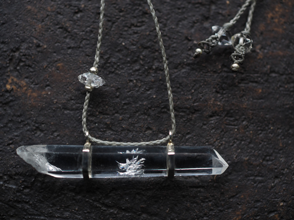 titanium in quartz silver necklace (tenge) 3枚目の画像