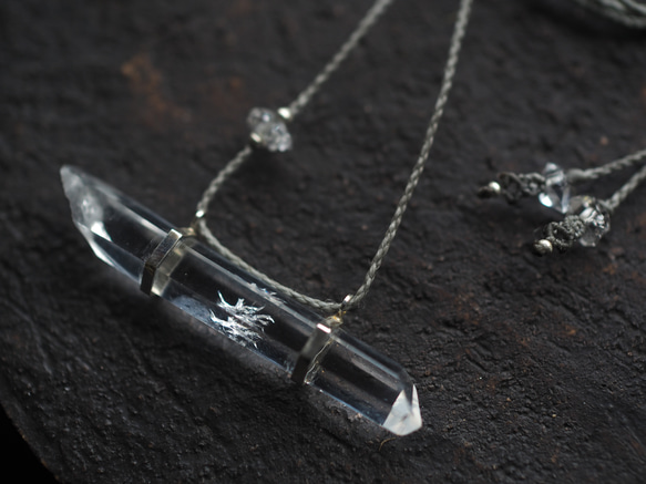 titanium in quartz silver necklace (tenge) 4枚目の画像