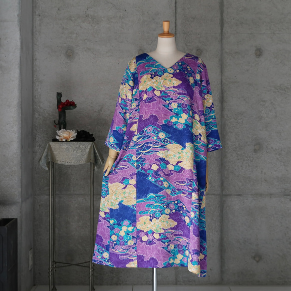 絹のワンピース/フリーサイズ　辻ヶ花風文様　 kimono　着物リメイク 1枚目の画像