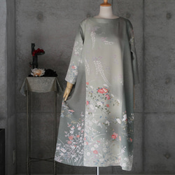 絹のワンピース/フリーサイズ　　 kimono　着物リメイク 3枚目の画像