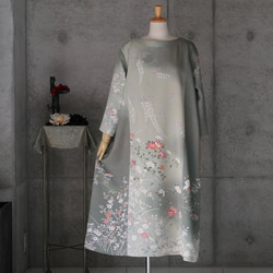 絹のワンピース/フリーサイズ　　 kimono　着物リメイク 1枚目の画像
