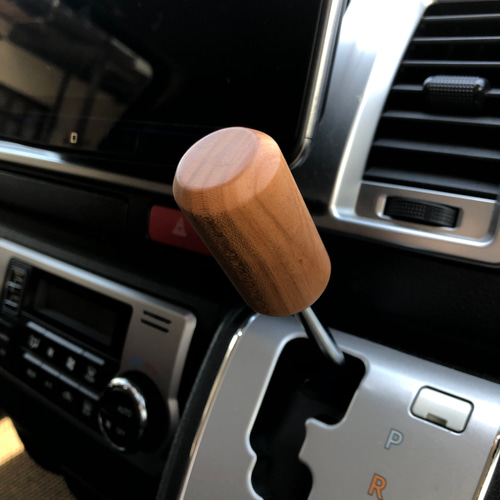 ハイラックス　hilux シフトノブ　トヨタ　キャンプ　プロボックス　ハイエース シフトノブ ハイエース プロボックス 木製 ウッド 山桜 ※送料