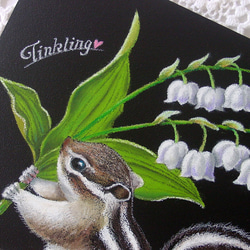 「おうちに飾ろう！」のシマリスくん・スズラン・りんりん・５月の誕生花・ひっそり・純白・パステル画・一点物・フレーム付き 3枚目の画像