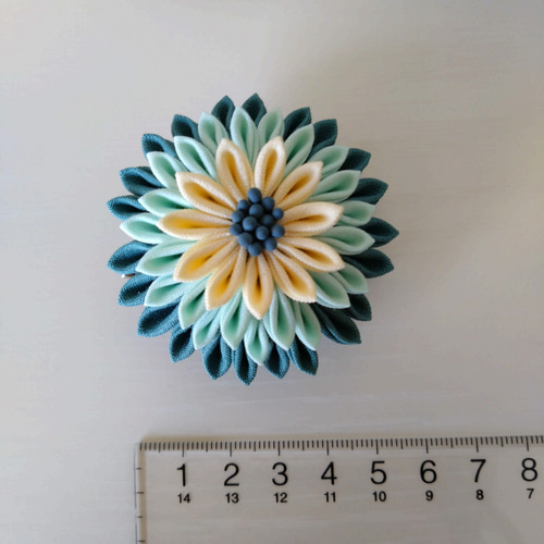 ブローチ】つまみ細工の剣菊2wayピン【髪飾り】青水色 ヘッドドレス
