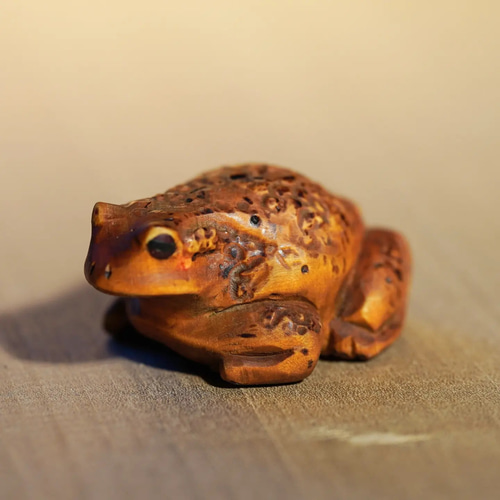 根付　蛙　カエル　　木彫　彫刻　超絶技巧　ストラップ　キーホルダー 根付 蛙 カエル 木彫 彫刻 超絶技巧 ストラップ キーホルダー