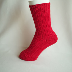 真っ赤な手編みの靴下　ウール100% 4枚目の画像
