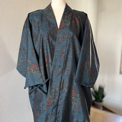 本場大島紬 着物リメイク 作務衣 商標付き 可憐な赤花柄 和の