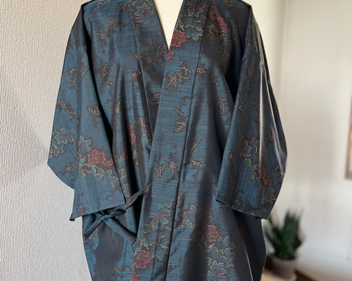 本場大島紬 着物リメイク 作務衣 商標付き 可憐な赤花柄 和の