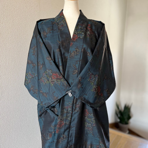 着物リメイク　しつけ付き　本場大島紬　花文　さが美扱い　正絹から作務衣 着物リメイク しつけ付き 本場大島紬 花文 さが美扱い 正絹から