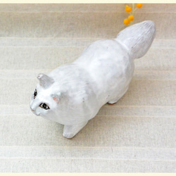 白いニャーコ　猫の置き物　四本足　しっぽフッサ　インテリア　手作り陶芸　陶器の置物 11枚目の画像