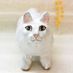 白いニャーコ　猫の置き物　四本足　しっぽフッサ　インテリア　手作り陶芸　陶器の置物 13枚目の画像