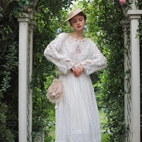 フラワー刺繡や華やかフリルレースのブラウス【秋春夏】白 ブラウス ね