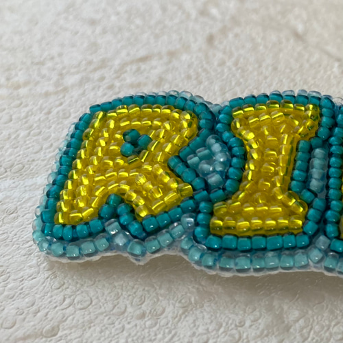 アルファベット4文字Ver.】ビーズ刺繍ブローチ ※キーホルダーに アルファベット4文字Ver.】ビーズ刺繍ブローチ ※キーホルダーに