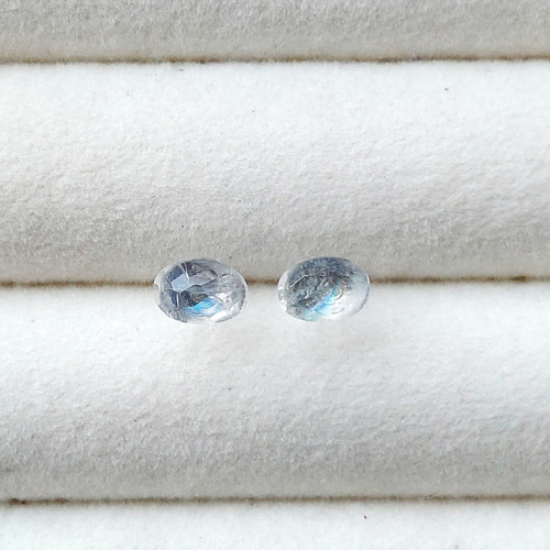 極小‼ 宝石質✨レインボームーンストーン✨ オーバルカボションカット 