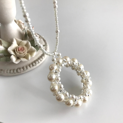 パール編みの サークル モチーフ ネックレス ホワイト 白 ビーズ