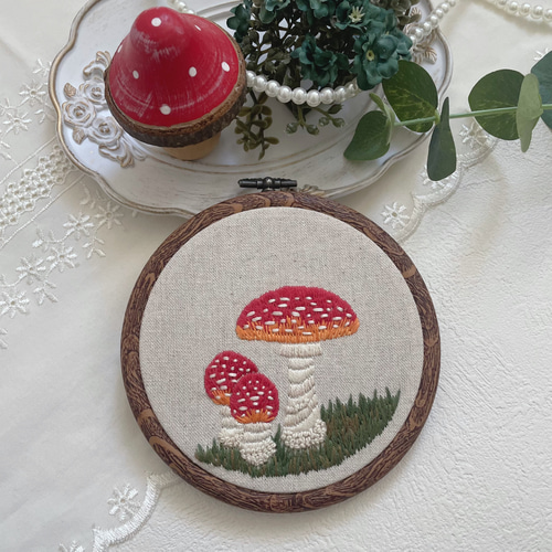 きのこ刺繍の壁飾り その他インテリア雑貨 あとりえcitrus 通販