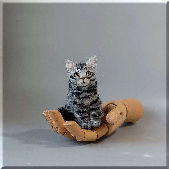 羊毛フェルト　猫　サバトラ猫さん　手のひらサイズ　サバトラ　ねこ　ネコ　猫フィギュア 6枚目の画像
