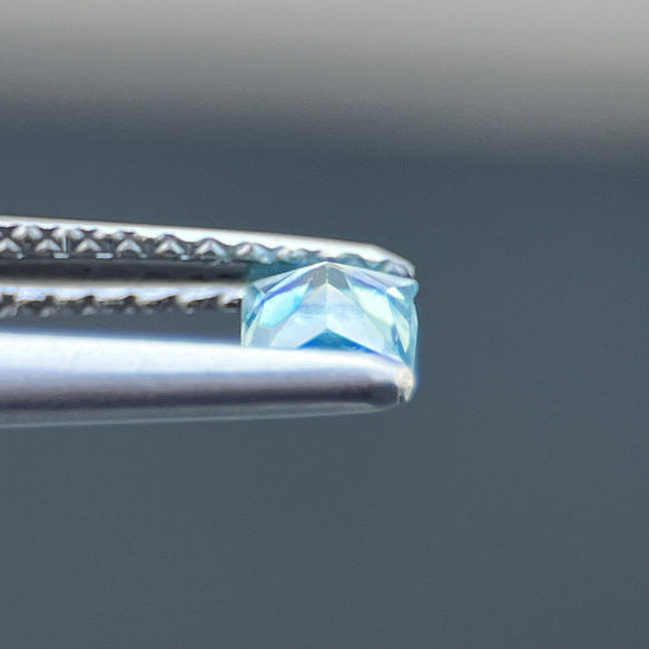 ブルージルコン天然石 3.9 x 3.7 mm Natural Blue Zircon 9枚目の画像