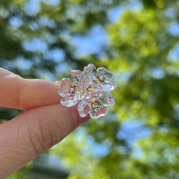 艶やかなお花のリング 指輪 金属アレルギー対応 クリア フリーサイズ 
