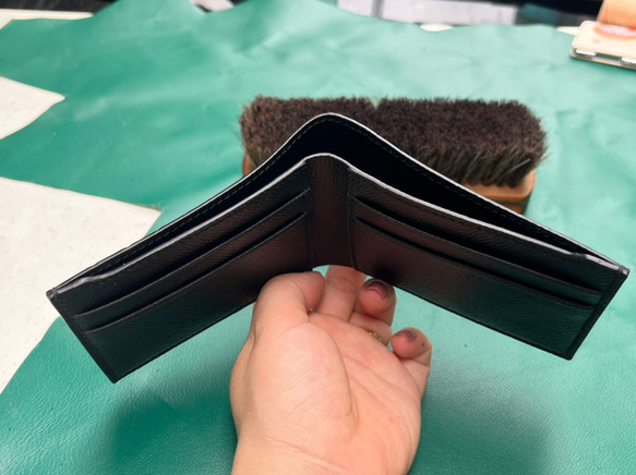 手縫いワニ革二つ折り財布（受注生産, 送料無料） 