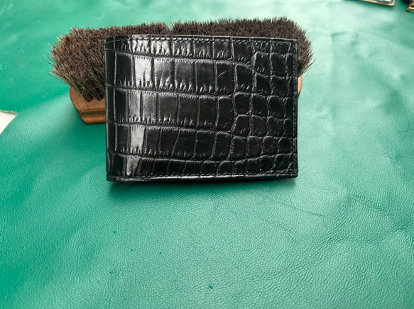 手縫いワニ革二つ折り財布（受注生産, 送料無料） 