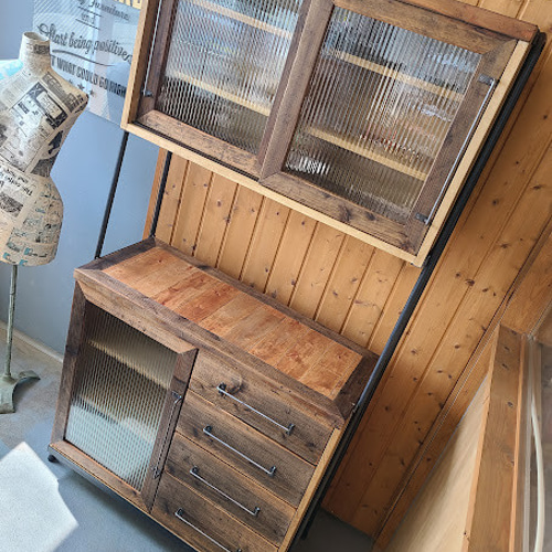 古材とアイアン､モールガラスのヴィンテージキッチンキャビネットKCC