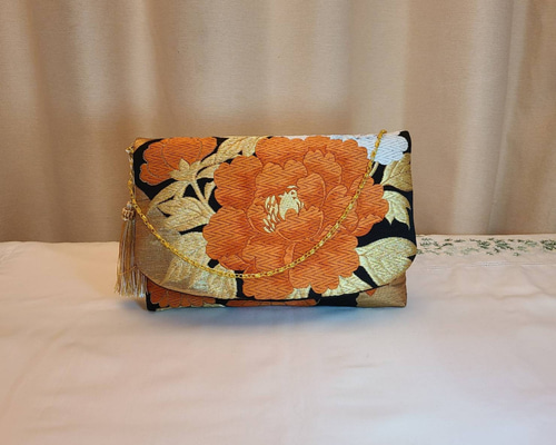 新品シルク花模様着物帯の2waysクラッチバッグ（最後の一点） クラッチ