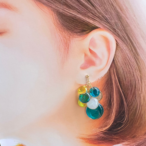 Myosotis☺︎ 1点作品☺︎ バイカラームーンストーンフープイヤリング Myosotis☺︎ 1点作品☺︎ バイカラームーンストーンフープ