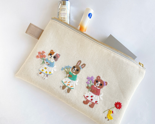 くちなし様　オーダー　お薬ポーチ　ハンドメイド　刺繍　両面　服薬管理　ファスナー くちなし様 オーダー お薬ポーチ ハンドメイド 刺繍 両面 服薬