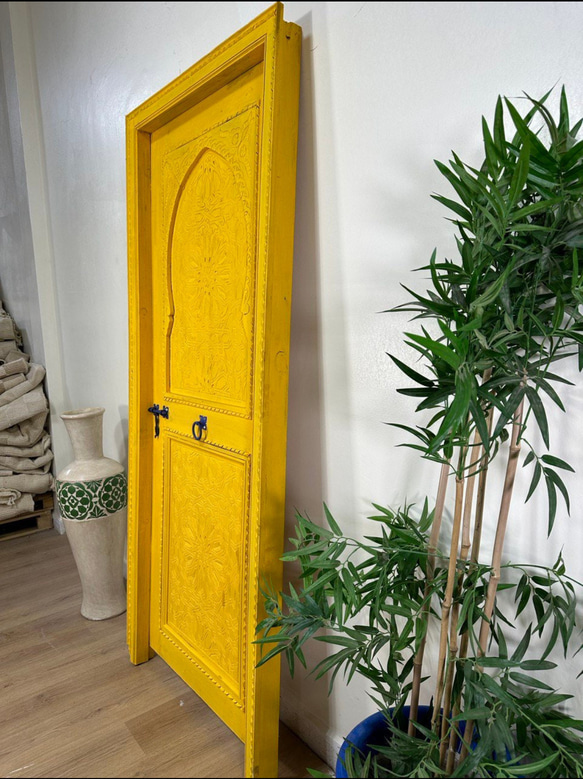 オーダーメイド アーチフレームで装飾されたモロッコのドア お気軽にお問い合わせください