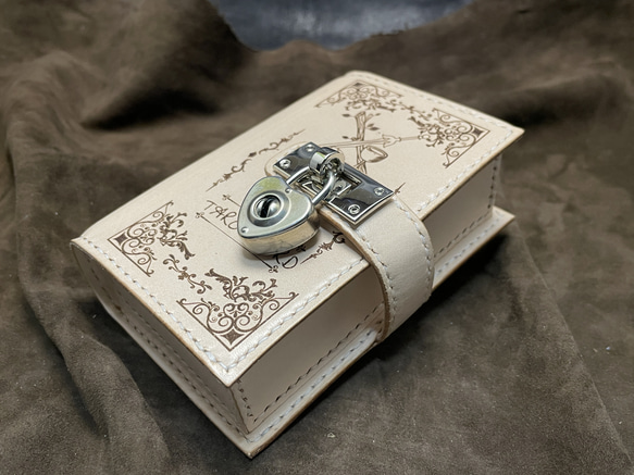 魔法書型塔羅牌盒 魔法書口袋純真之書 第4張的照片
