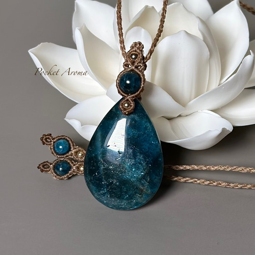 天然アパタイト ペンダントネックレス 約6g マクラメ 1点物 ブルー